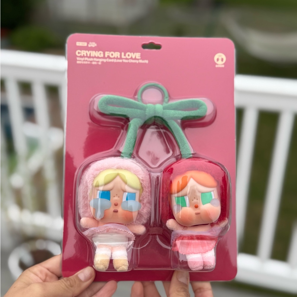 CRYBABY Crying For Love Series-Vinyl
Plush Hanging Card (Love You Cherry Much)